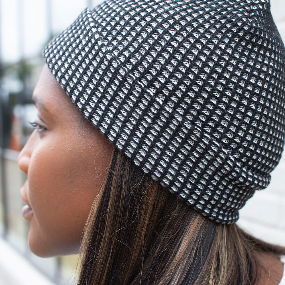 Grid Knit Beanie in Black Grey